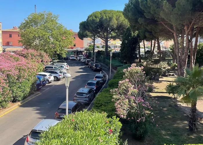 Apartment Cote Quai Du Cap D'agde - Parking - Histoire De Cles