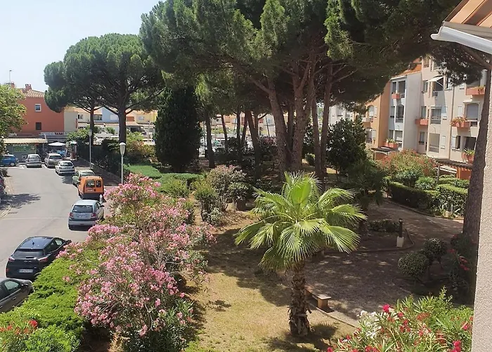 Cote Quai Du Cap D'agde - Parking - Histoire De Cles * Agde