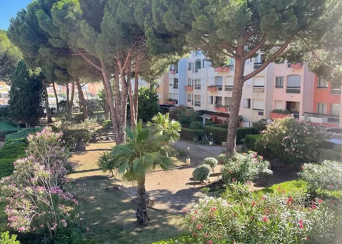 Apartment Cote Quai Du Cap D'agde - Parking - Histoire De Cles Agde