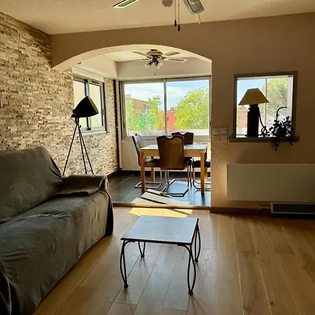 Apartment Cote Quai Du Cap D'agde - Parking - Histoire De Cles *