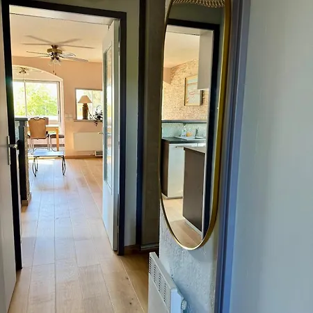 Cote Quai Du Cap D'agde - Parking - Histoire De Cles *