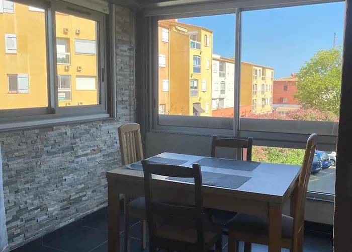 Cote Quai Du Cap D'agde - Parking - Histoire De Cles Daire *