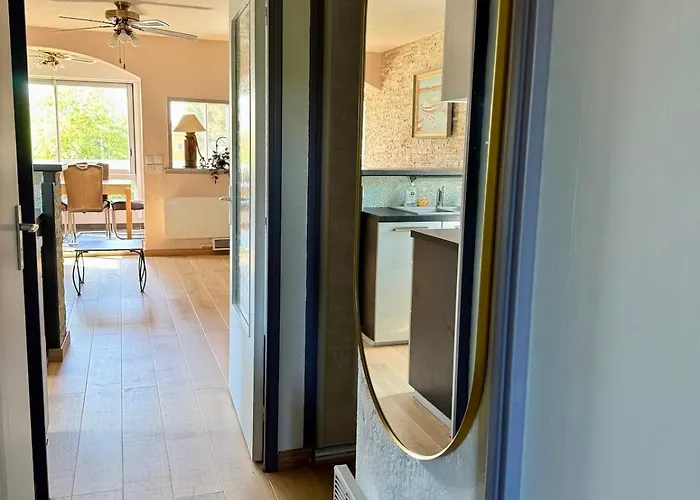 Cote Quai Du Cap D'agde - Parking - Histoire De Cles *